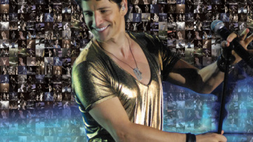 Κορίτσια έτοιμες; Έρχονται τα εσώρουχα …του Σάκη!