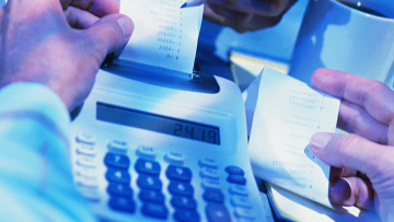 «Ο Παπακωνσταντίνου θέλει να μας κάνει ρουφιάνους!»