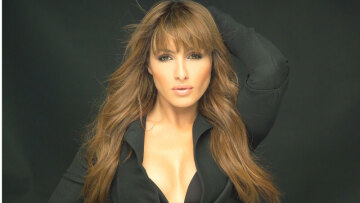 Ανανεωμένη και sexy η Παπαρίζου στο νέο της video clip!