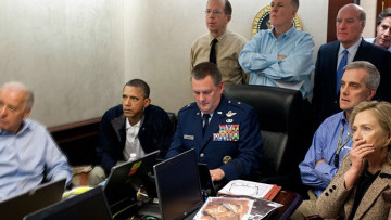 Από... αλλεργία και όχι από αγωνία η έκφραση της Χίλαρι!