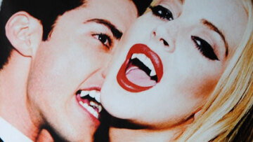 Sexy «βαμπίρ» η Lindsay Lohan