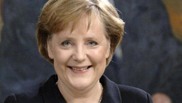 «Βολές» κατά Μέρκελ με το βλέμμα στην Ελλάδα