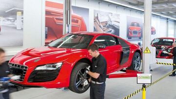 Στη γραμμή παραγωγής του Audi R8 e-Tron! (Video)