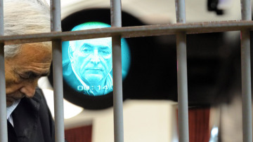 Φοβούνται μην αυτοκτονήσει ο Στρος Καν!