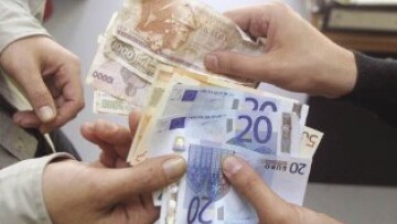 "Γελοία τα σενάρια εξόδου της χώρας από την ευρωζώνη" 