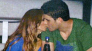 Κοκκίνου - Μπόγρης: Το παθιασμένο τους φιλί!