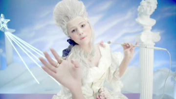 Οι μεταμορφώσεις της Selena Gomez