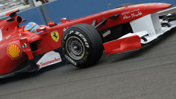 Τα σκληρά ελαστικά δυσκολεύουν τη Ferrari!