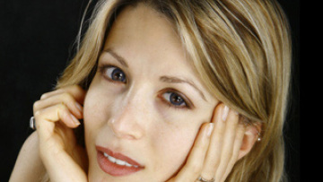 Η εισαγγελία του Παρισιού «μελετά» την μήνυση της Μπανόν