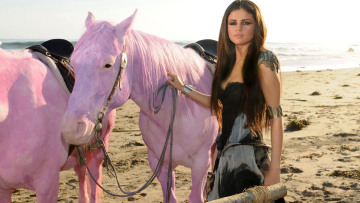 H Selena Gomez μεγαλώνει επικίνδυνα!