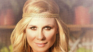 Έτσι αποχαιρέτησε το κοινό η Καραβάτου