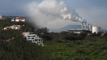 Γη και χρήμα για να σωθούν τα αυθαίρετα…