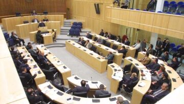 Η βουλή των αντιπροσώπων ψήφισε το σχέδιο Μπόνερ