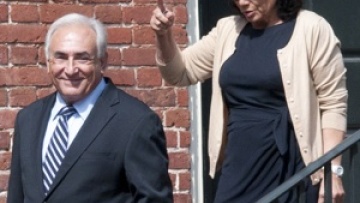 Αναχώρησε από το σπίτι του στην Ουάσιγκτον ο Στρος-Καν