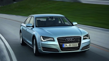 Η νέα υβριδική έκδοση του Audi A8