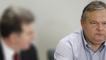 “Κακόγουστο παιχνίδι και οργανωμένη σπέκουλα κατά της Ευρωζώνης”