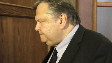 Και άλλα μέτρα, αν δεν πεισθεί η Τρόικα