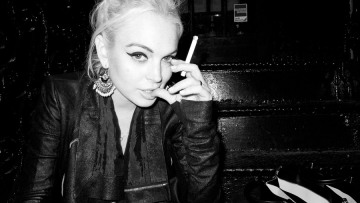 Lindsay Lohan: Φωτογράφηση σε ασπρόμαυρο φόντο