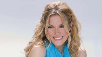 Αλλαγή look για τη Βίκυ Καγιά