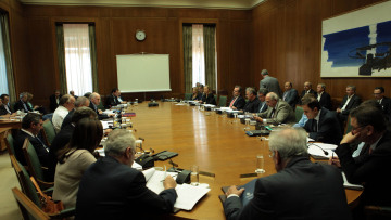 Εγκρίθηκαν από το υπουργικό συμβούλιο 30.000 απολύσεις