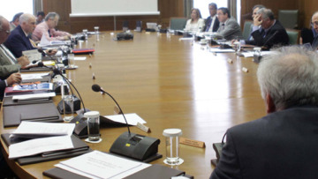 Ακροβατεί σε τεντωμένο σχοινί η κυβέρνηση