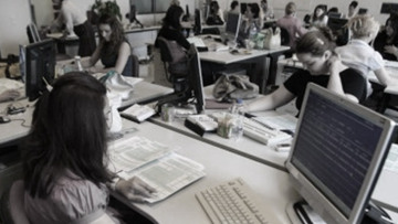 Συν 100 ευρώ οι χαμηλόμισθοι, χάνουν ως 1.000 οι «πλούσιοι»