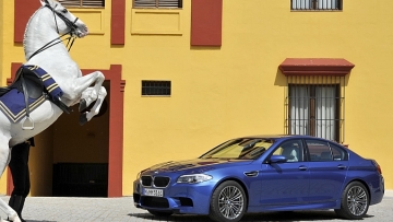 Περισσότερα τετρακίνητα από την BMW