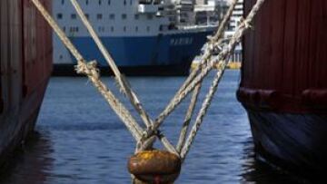 Eγκλωβισμένοι στο λιμάνι οι αγρότες του Ηρακλείου Κρήτης 