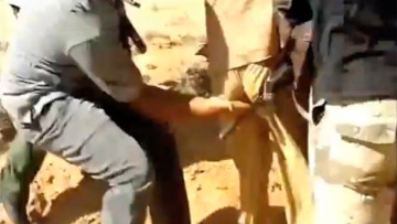 Σοδόμισαν με μαχαίρι τον Καντάφι πριν τον σκοτώσουν!