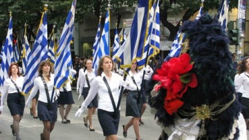Oι μαθητές στην Κρήτη γύρισαν την...πλάτη στους επίσημους!