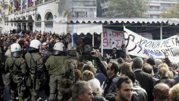 Επεισοδιακές παρελάσεις σε όλη την Ελλάδα