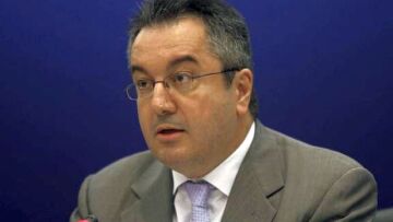 Η. Μόσιαλος» «Άλλο διαμαρτυρία, άλλο προσβολή Εθνικών αγώνων» 