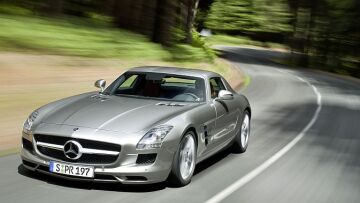Στα χέρια μας η... καυτη Mercedes SLS AMG των 571PS