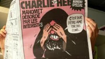 «Επίθεση κατά της ελεύθερης έκφρασης» ο εμπρησμός της Charlie Hebdo
