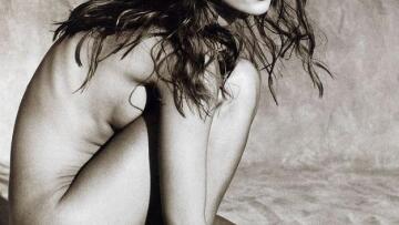 Στο σφυρί …γυμνή φωτογραφία της Kate Moss