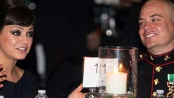 Σε χορό Πεζοναυτών η Mila Kunis
