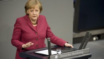 Επιμένει η Μέρκελ: «Ξεχάστε τα ευρωομόλογα!»