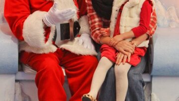 Jessica Alba: Ραντεβού με τον Αγιο Βασίλη