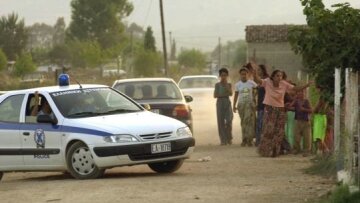 Χαλκός, κοσμήματα και… αρχαία σε καταυλισμό τσιγγάνων!  