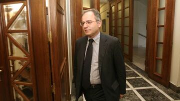 Μπεγλίτης: Ανοικτό το ενδεχόμενο υποψηφιότητας Παπανδρέου