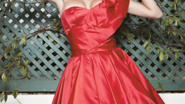 Κλέλια Ρένεση: Απαντά στις φήμες για τον Κώστα Σπυρόπουλο