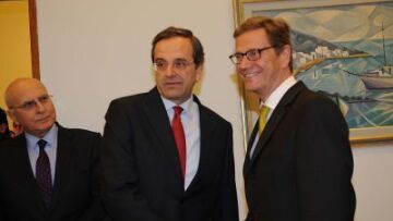 Για τις οικονομικές εξελίξεις συζήτησαν Σαμαράς-Βεστερβέλε