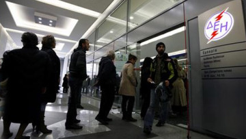 Γυρίζουν στη ΔΕΗ 200.000 καταναλωτές!