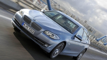 Αυτή είναι η υβριδική BMW Σειρά 5!