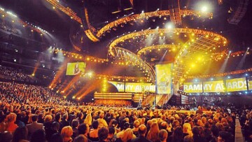 Σάρωσε τα πάντα η Adele στα Grammys!