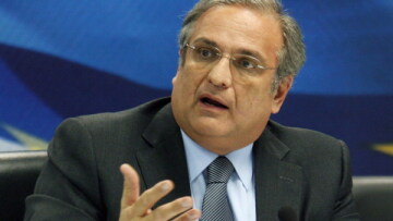 Παπαθανασίου: Ευθύνες σε Παπακωνσταντίνου για το έλλειμμα