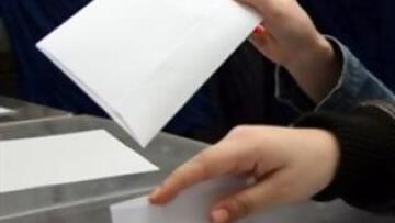 Προεδρικές εκλογές Σερβία: Στο δεύτερο γύρο Τάντιτς και Νίκολιτς       