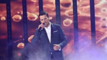 Νίκος Βέρτης: «Ένα λουλούδι για τα παιδιά»