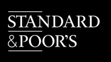 S&P: «Ολέθρια για την Ελλάδα η έξοδος από το ευρώ»