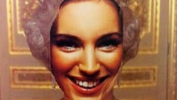 Kelly Brook: Βασίλισσα για μια ημέρα